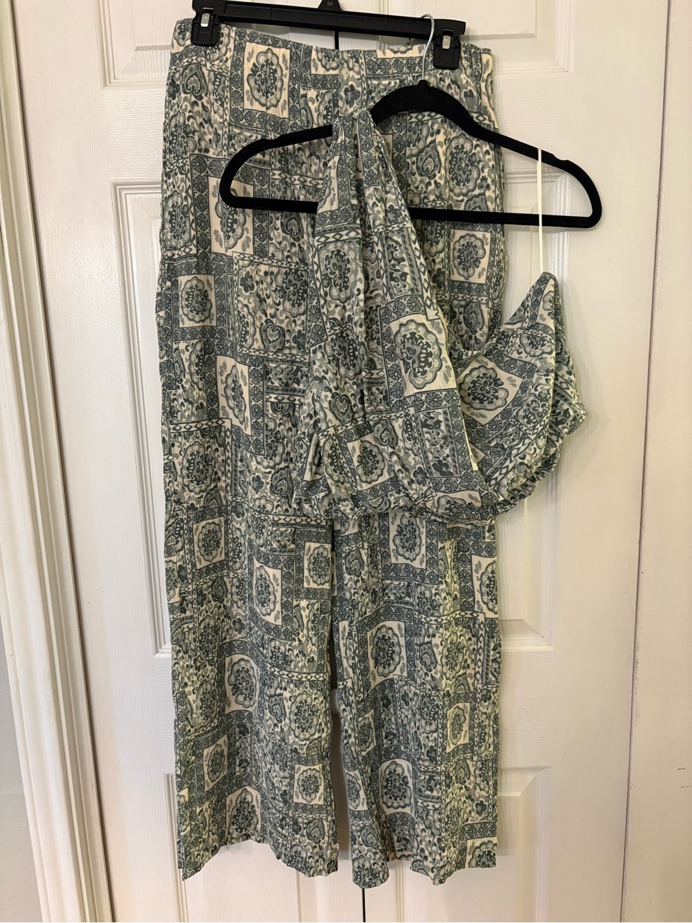 Abercrombie & Fitch Matching Blouse and Pant Set Sage Green M/L